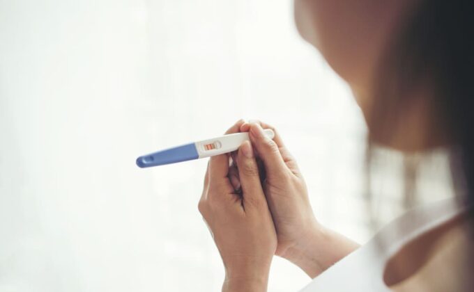 Fertilidade feminina: exames essenciais e quando considerar o congelamento de óvulos
